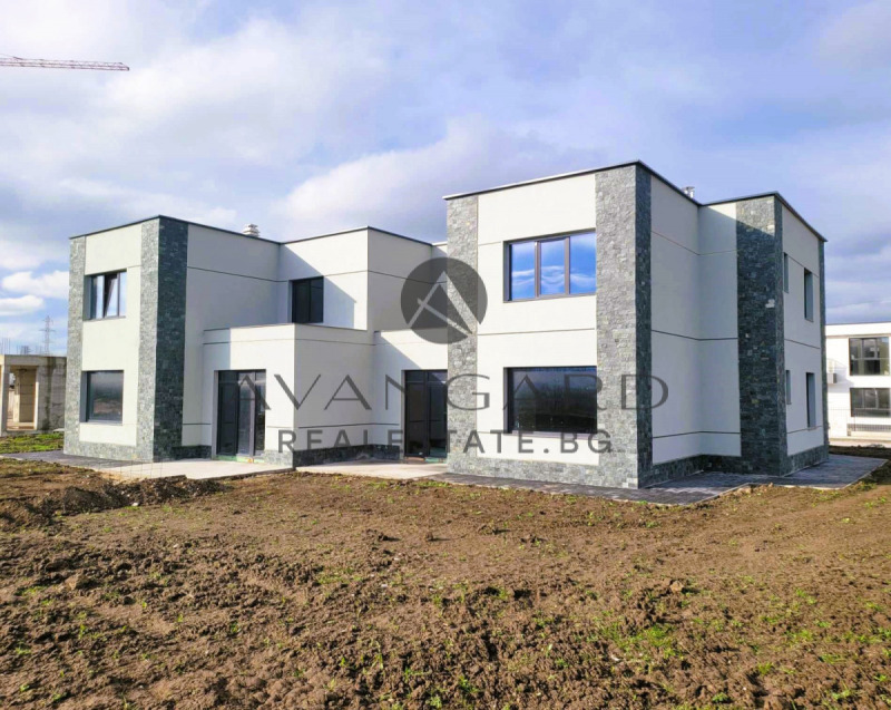 Продава  Къща, град Пловдив, Остромила •  320 000 EUR • ID 52969456 — holmes.bg - [1] 