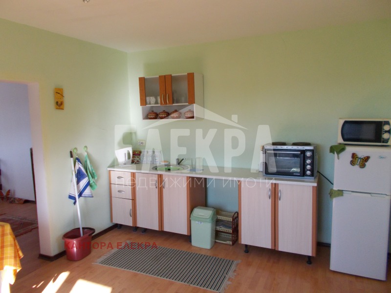 Продава КЪЩА, гр. Провадия, област Варна, снимка 3 - Къщи - 48021813