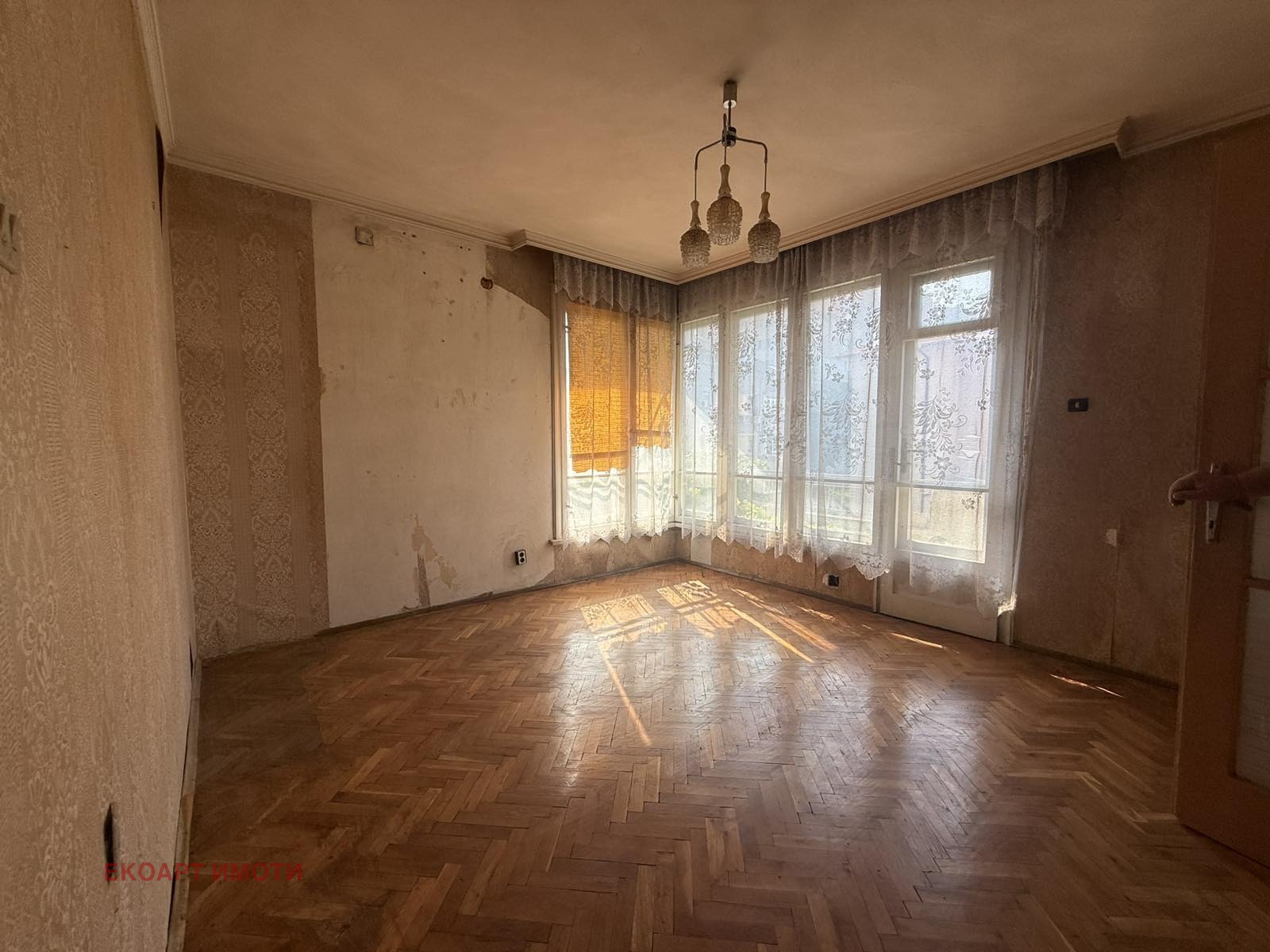 Продава МНОГОСТАЕН, гр. Бургас, Център, снимка 9 - Апартаменти - 55709286