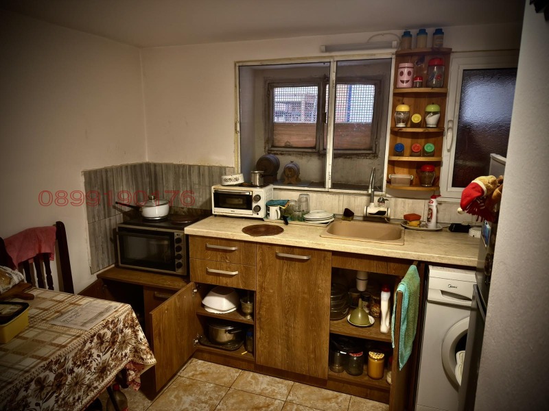 Продава ЕТАЖ ОТ КЪЩА, гр. Ямбол, Център, снимка 13 - Етаж от къща - 52782822