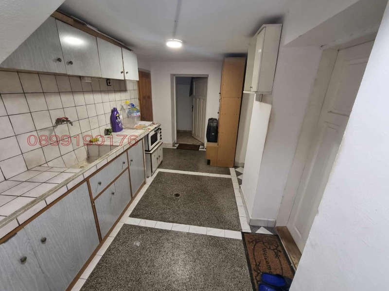 Продава ЕТАЖ ОТ КЪЩА, гр. Ямбол, Център, снимка 15 - Етаж от къща - 52782822