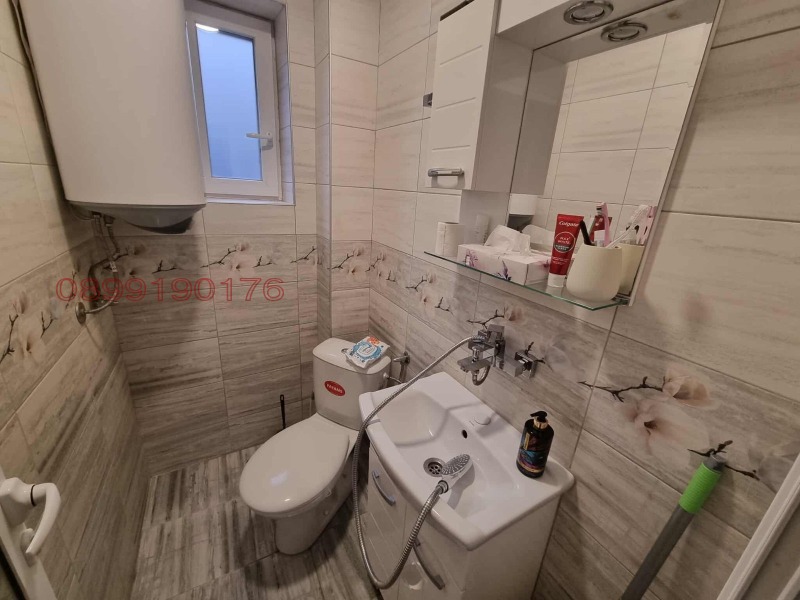 Продава ЕТАЖ ОТ КЪЩА, гр. Ямбол, Център, снимка 8 - Етаж от къща - 52782822