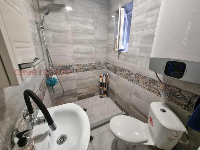 Продава ЕТАЖ ОТ КЪЩА, гр. Ямбол, Център, снимка 7 - Етаж от къща - 52782822