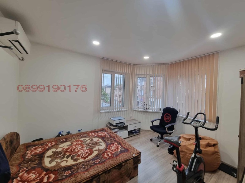 Продава ЕТАЖ ОТ КЪЩА, гр. Ямбол, Център, снимка 6 - Етаж от къща - 52782822