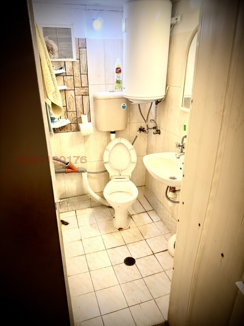 Продава ЕТАЖ ОТ КЪЩА, гр. Ямбол, Център, снимка 16 - Етаж от къща - 52782822