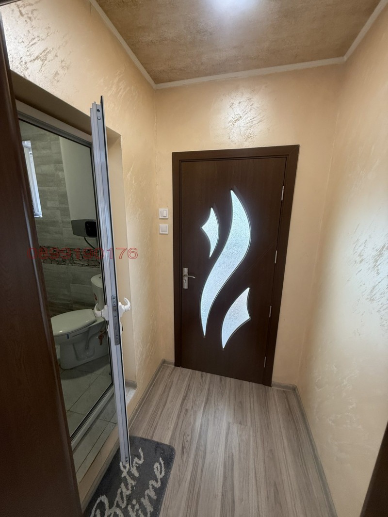 Продава ЕТАЖ ОТ КЪЩА, гр. Ямбол, Център, снимка 5 - Етаж от къща - 52782822