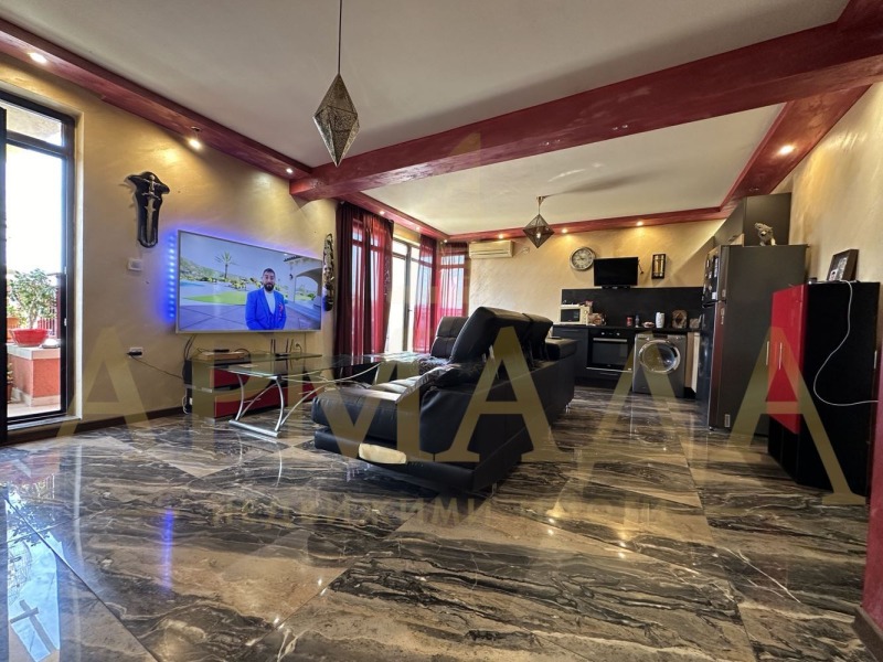Na sprzedaż  3 sypialnie Plowdiw , Ostromila , 177 mkw | 60764983 - obraz [2]
