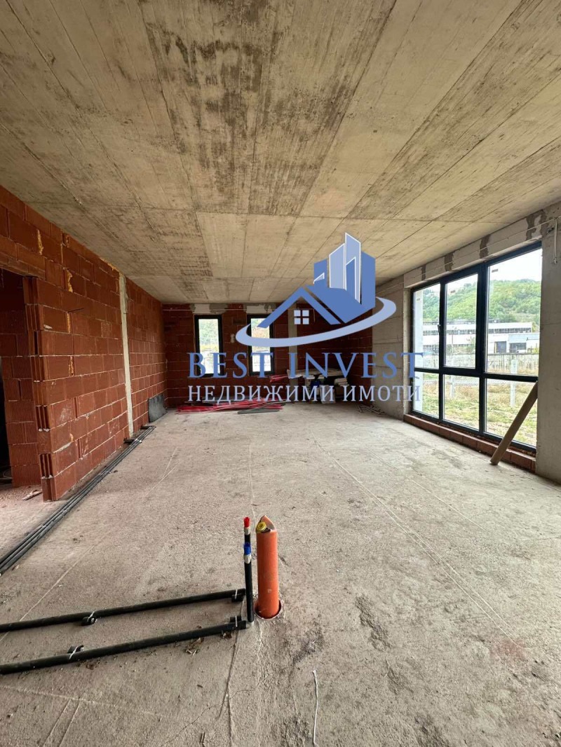 Продава КЪЩА в област Благоевград, с. Изгрев - 200 кв.м / 240 000 € » 469 399.20 лв., БЕСТ ИНВЕСТ НЕДВИЖИМИ ИМОТИ