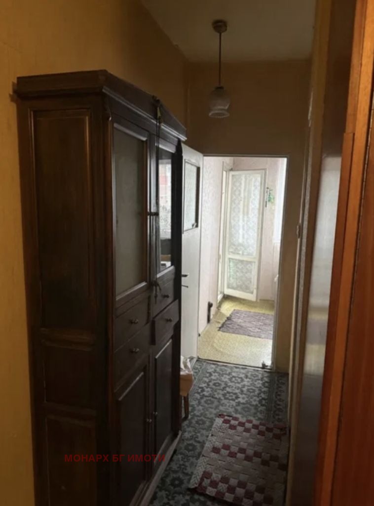 Продава 2-СТАЕН, гр. София, Света Троица