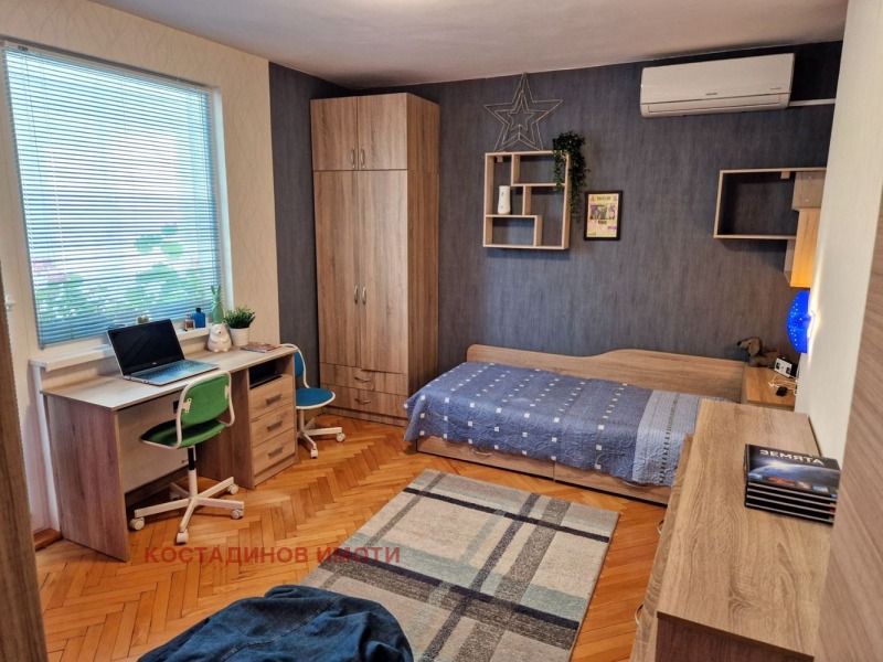 De vânzare  3+ dormitor Plovdiv , Camenița 2 , 106 mp | 35698390 - imagine [3]