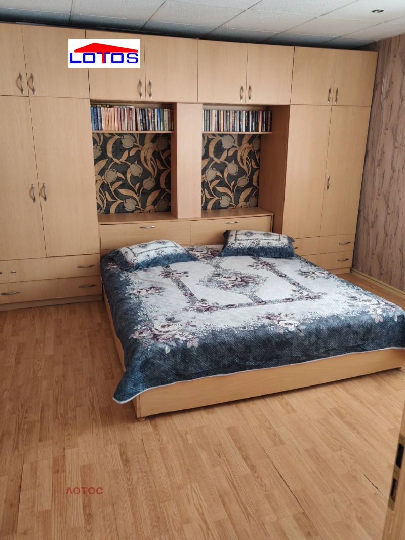 Продава КЪЩА, гр. Добрич, Център, снимка 2 - Къщи - 52288988