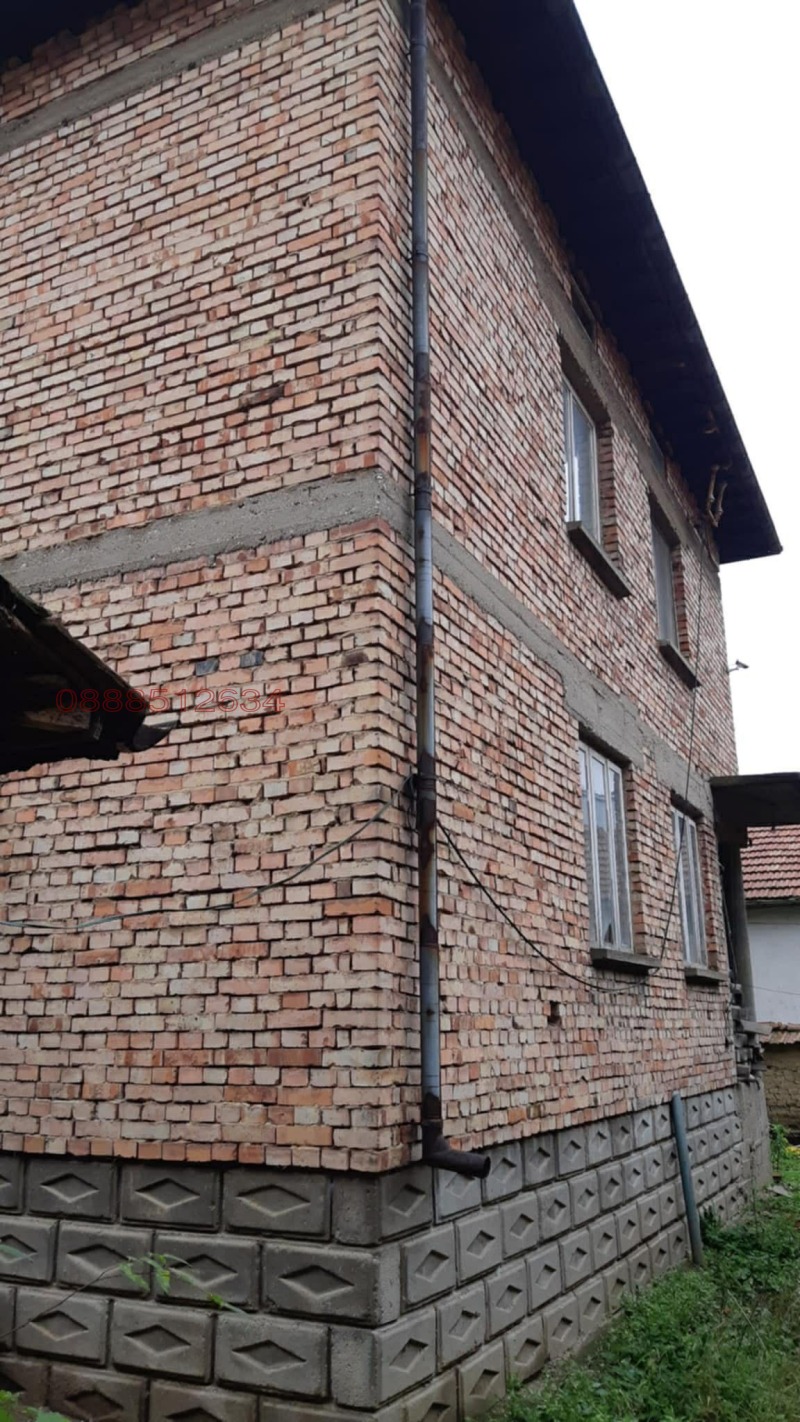 Продава КЪЩА, гр. Белене, област Плевен, снимка 2 - Къщи - 52545983