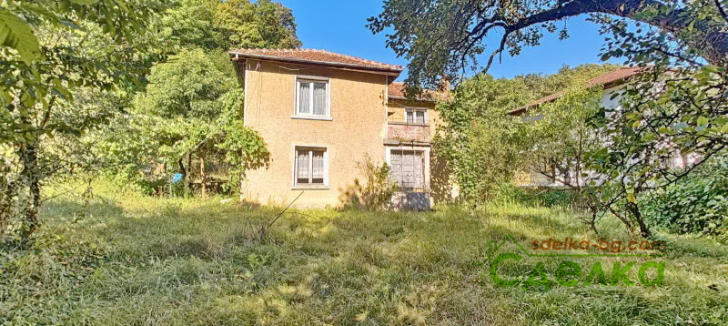Продава КЪЩА в област Габрово, гр. Трявна - 206 кв.м / 44 890 € » 87 797.21 лв., СДЕЛКА