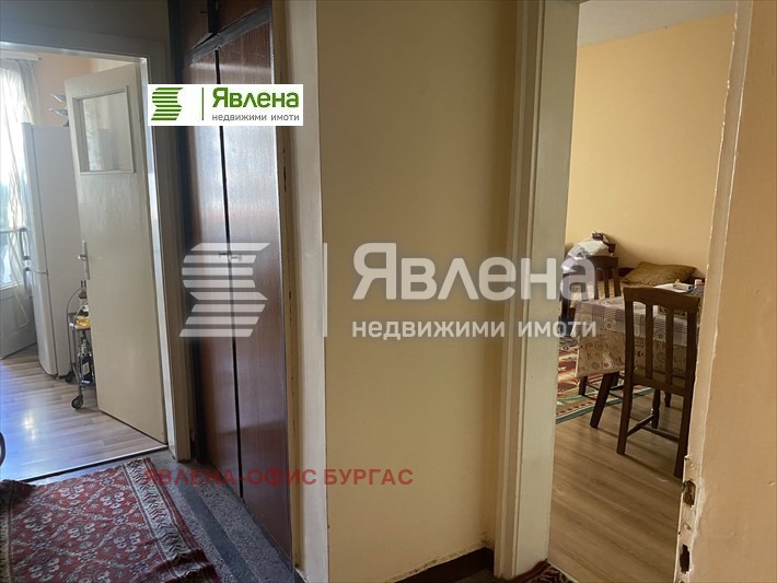 Продава 3-СТАЕН, гр. Бургас, Възраждане, снимка 3 - Aпартаменти - 47359077