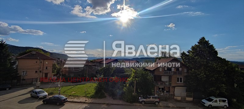 Продава МНОГОСТАЕН, гр. Перник, Могиличе, снимка 3 - Апартаменти - 56731557