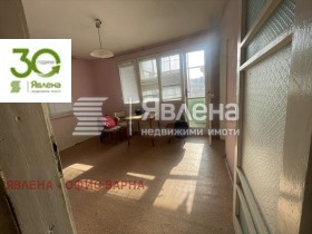 1 chambre Tsveten kvartal, Varna 1