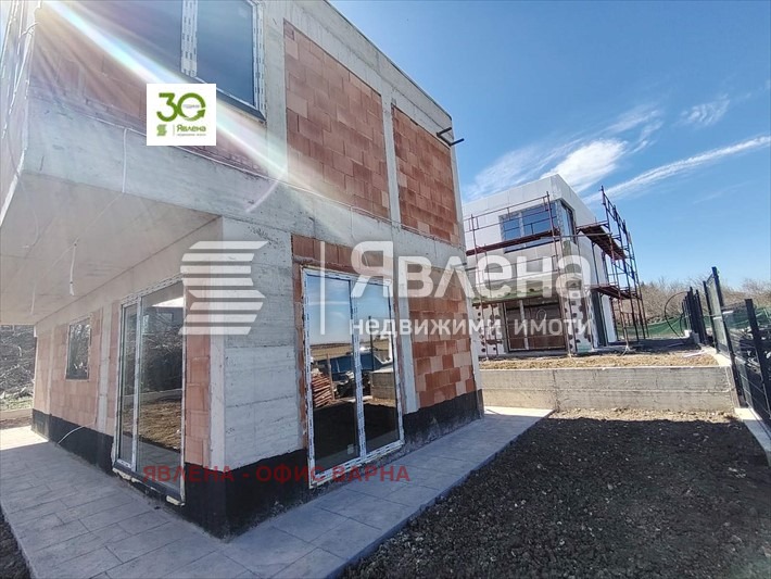 Продава КЪЩА, с. Кичево, област Варна, снимка 15 - Къщи - 47308333