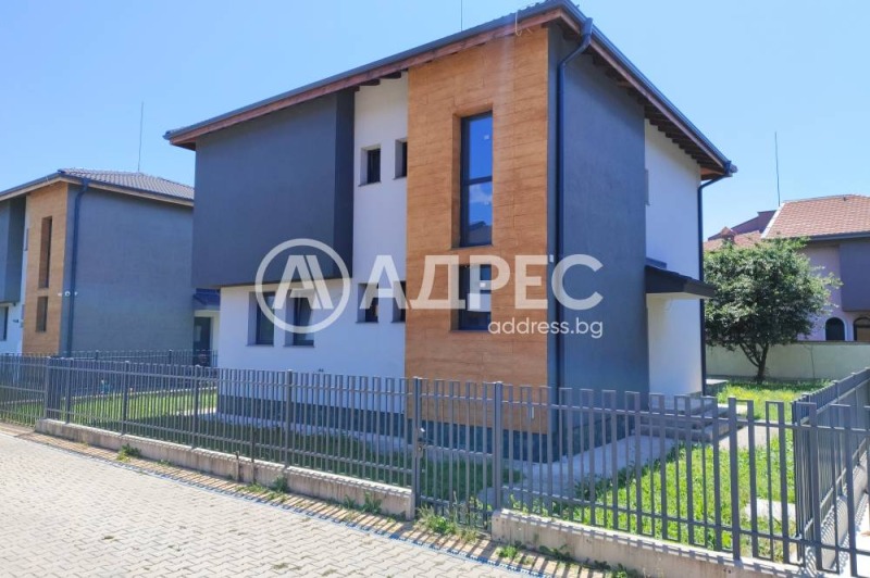 Til salg  Hus region Sofia , Kostinbrod , 274 kvm | 94685707 - billede [2]