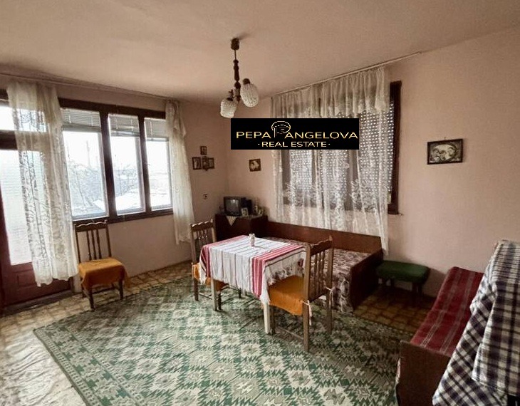 Продава КЪЩА, с. Радиново, област Пловдив, снимка 2 - Къщи - 53888455