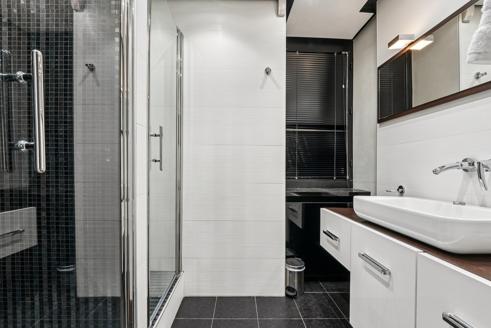 Продава МНОГОСТАЕН, гр. София, Център, снимка 7 - Апартаменти - 54344711