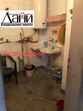 1 dormitorio Dobrudzhanski, Shumen 4