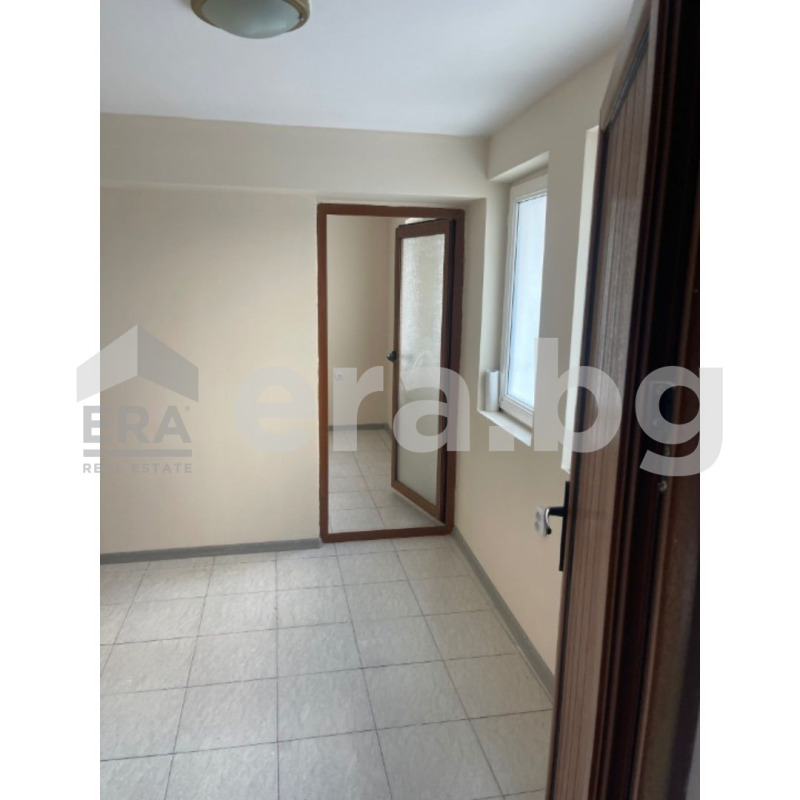 Продава 2-СТАЕН, гр. Варна, Колхозен пазар, снимка 2 - Aпартаменти - 47421237