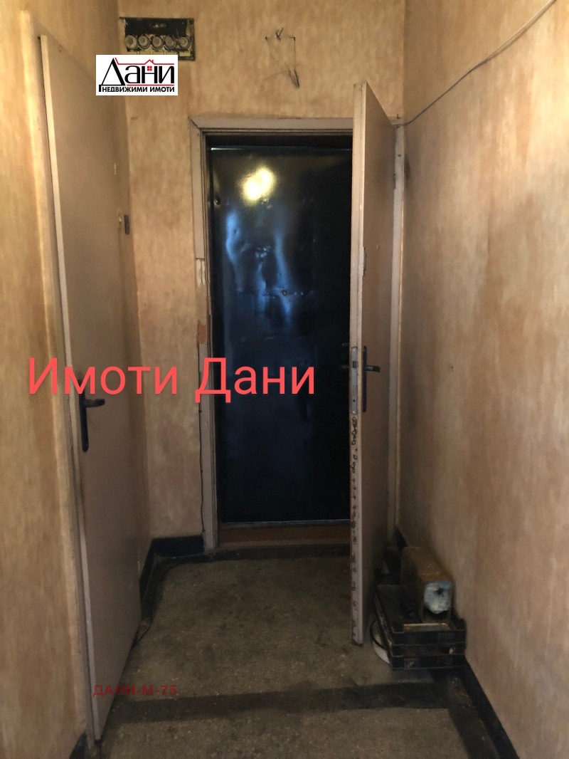 Продава 2-СТАЕН, гр. Шумен, Добруджански, снимка 2 - Aпартаменти - 49345772