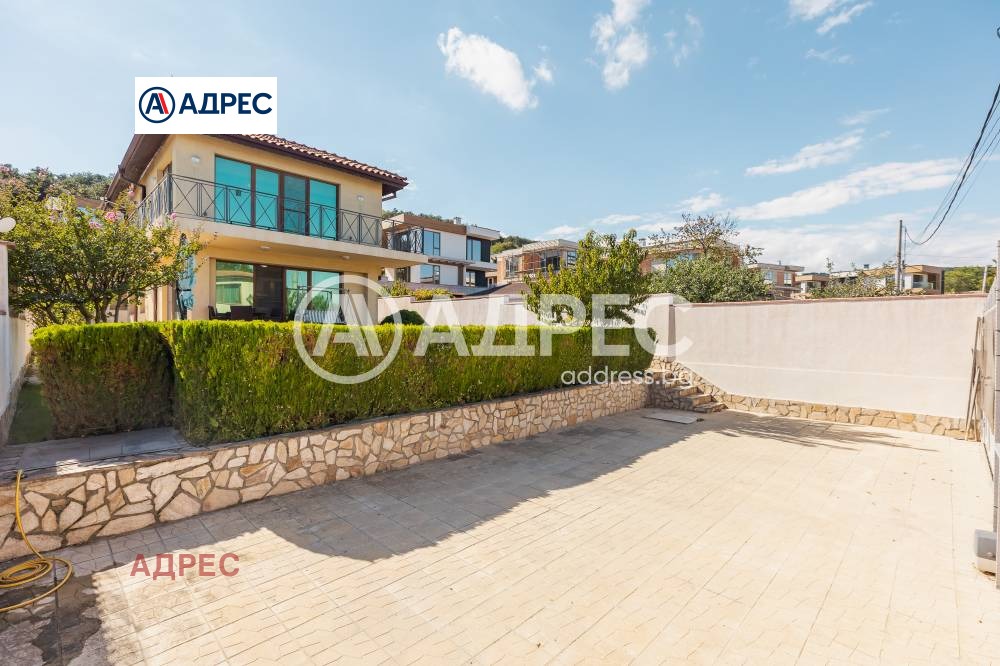 Продава КЪЩА, гр. Варна, м-т Долна Трака