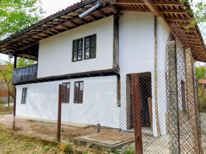 Продава КЪЩА, гр. Елена, област Велико Търново, снимка 3 - Къщи - 52602796