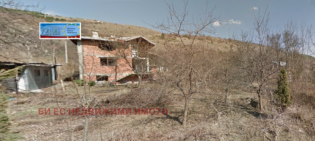 Продава КЪЩА, с. Долни Романци, област Перник, снимка 2 - Къщи - 55965309