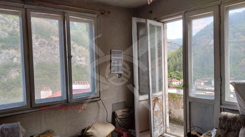Продава  1-стаен област Пловдив , гр. Лъки , 42 кв.м | 84878046