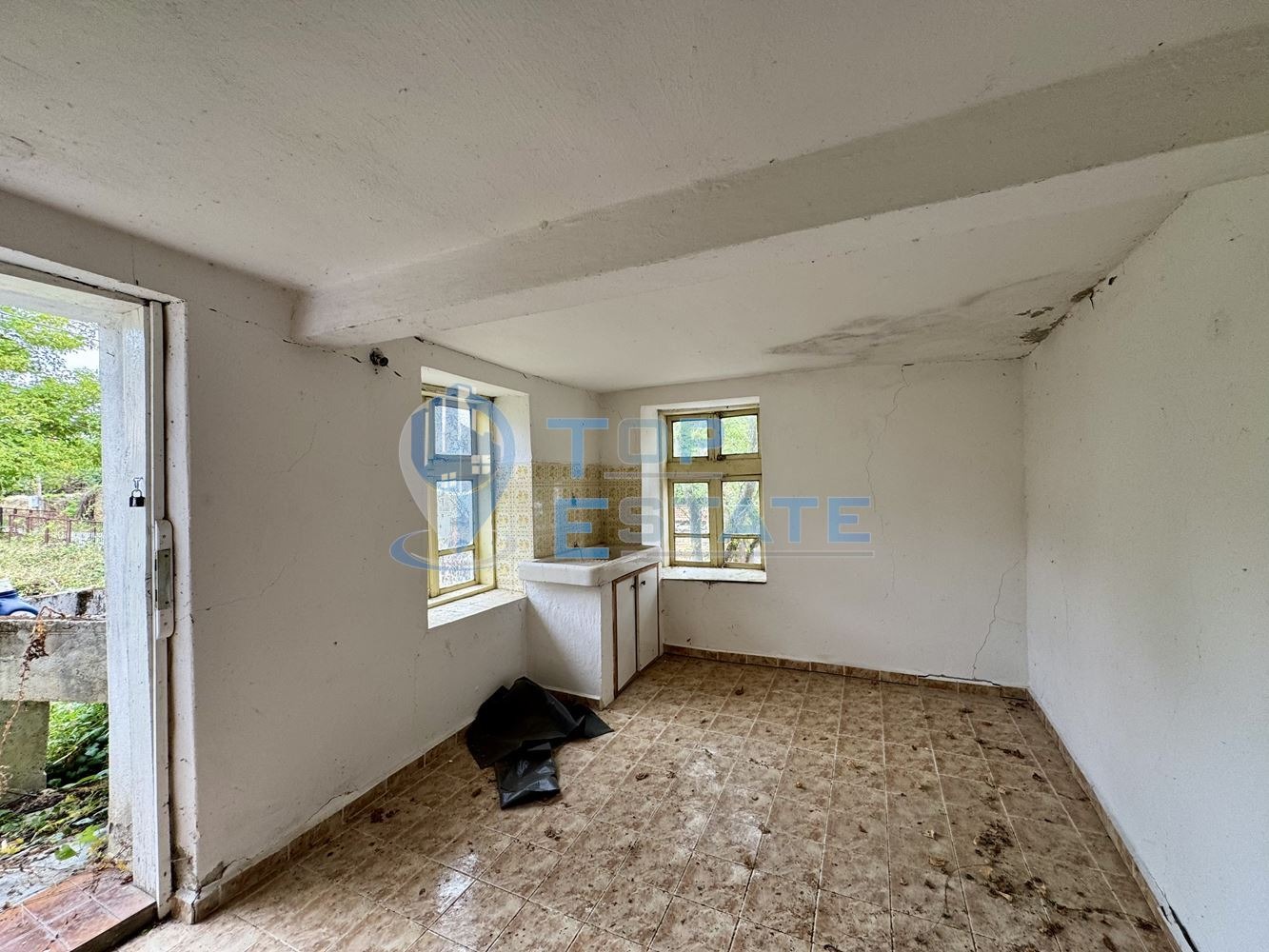 Продава КЪЩА, с. Караиванца, област Габрово, снимка 13 - Къщи - 54816707