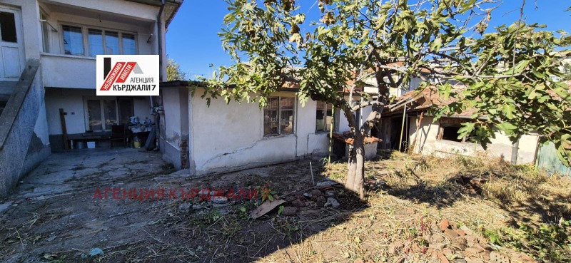 Продава КЪЩА в град Кърджали, Веселчане - 160 кв.м / 130 000 € » 254 257.90 лв., АГЕНЦИЯ КЪРДЖАЛИ 7