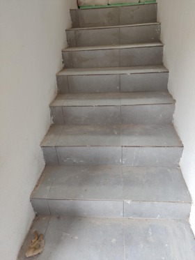 Etajul casei Țentâr, Vrața 4
