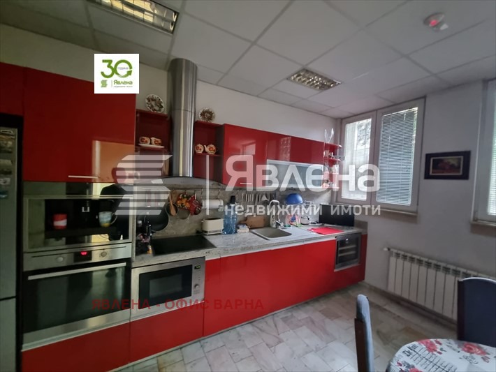 Продава 3-СТАЕН, гр. Шумен, Център, снимка 3 - Апартаменти - 56630300