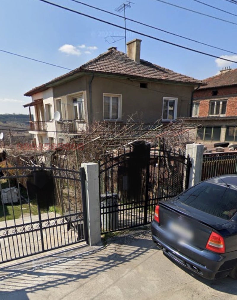 Продава  Етаж от къща град Перник , Църква , 78 кв.м | 77735261