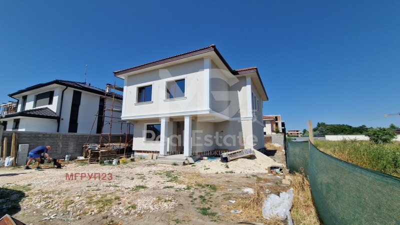 Продава  Къща град Пловдив , Остромила , 381 кв.м | 30258841