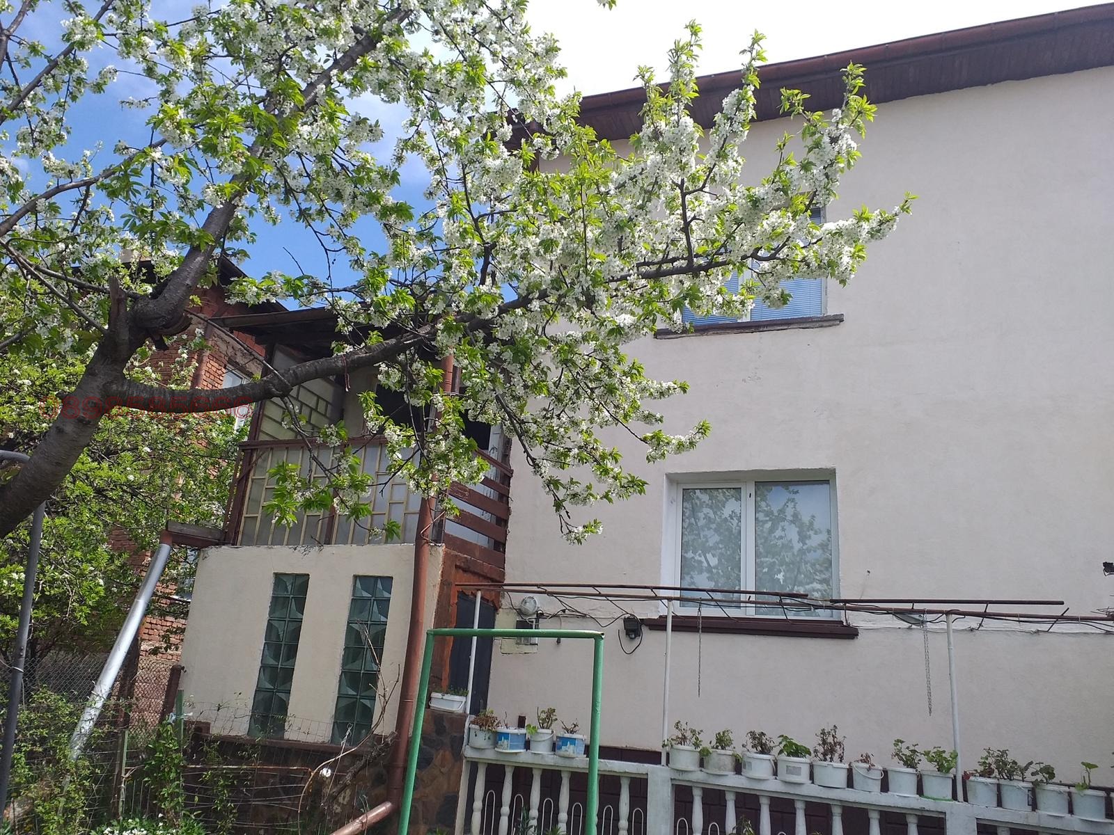 Продава ЕТАЖ ОТ КЪЩА, гр. Перник, Църква
