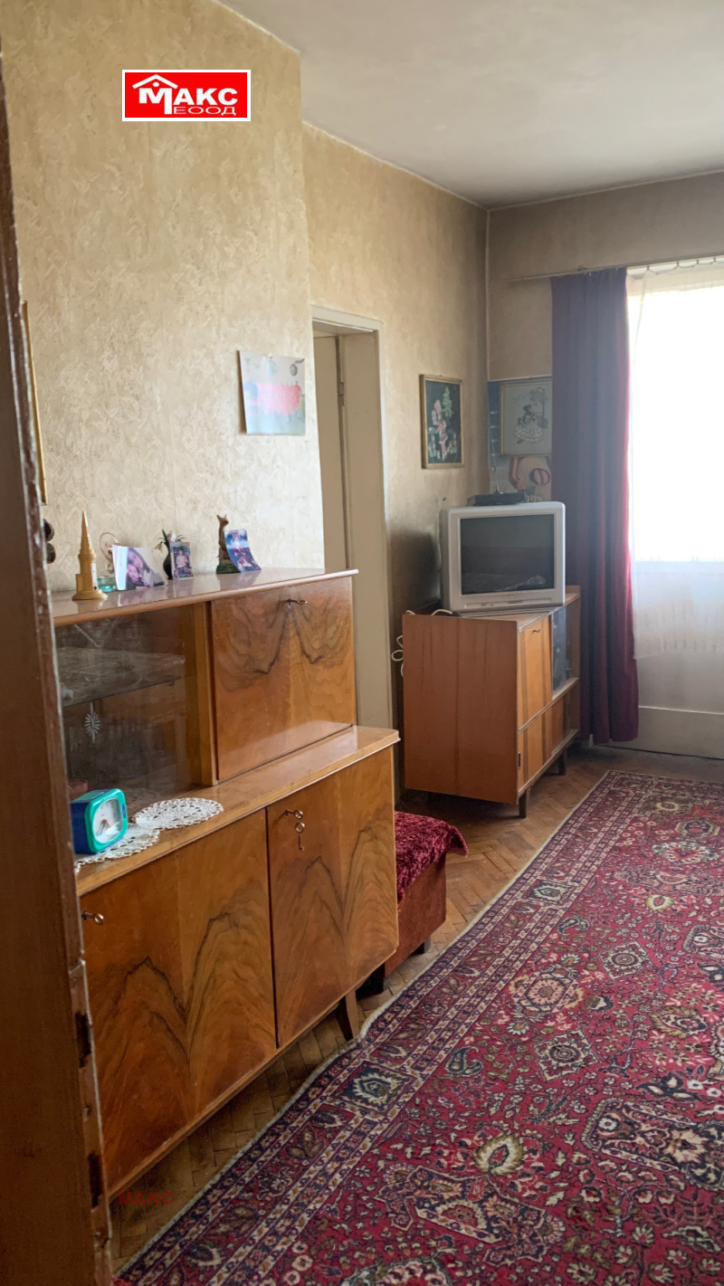Na prodej  1 ložnice Pernik , Centar , 68 m2 | 43227411 - obraz [2]