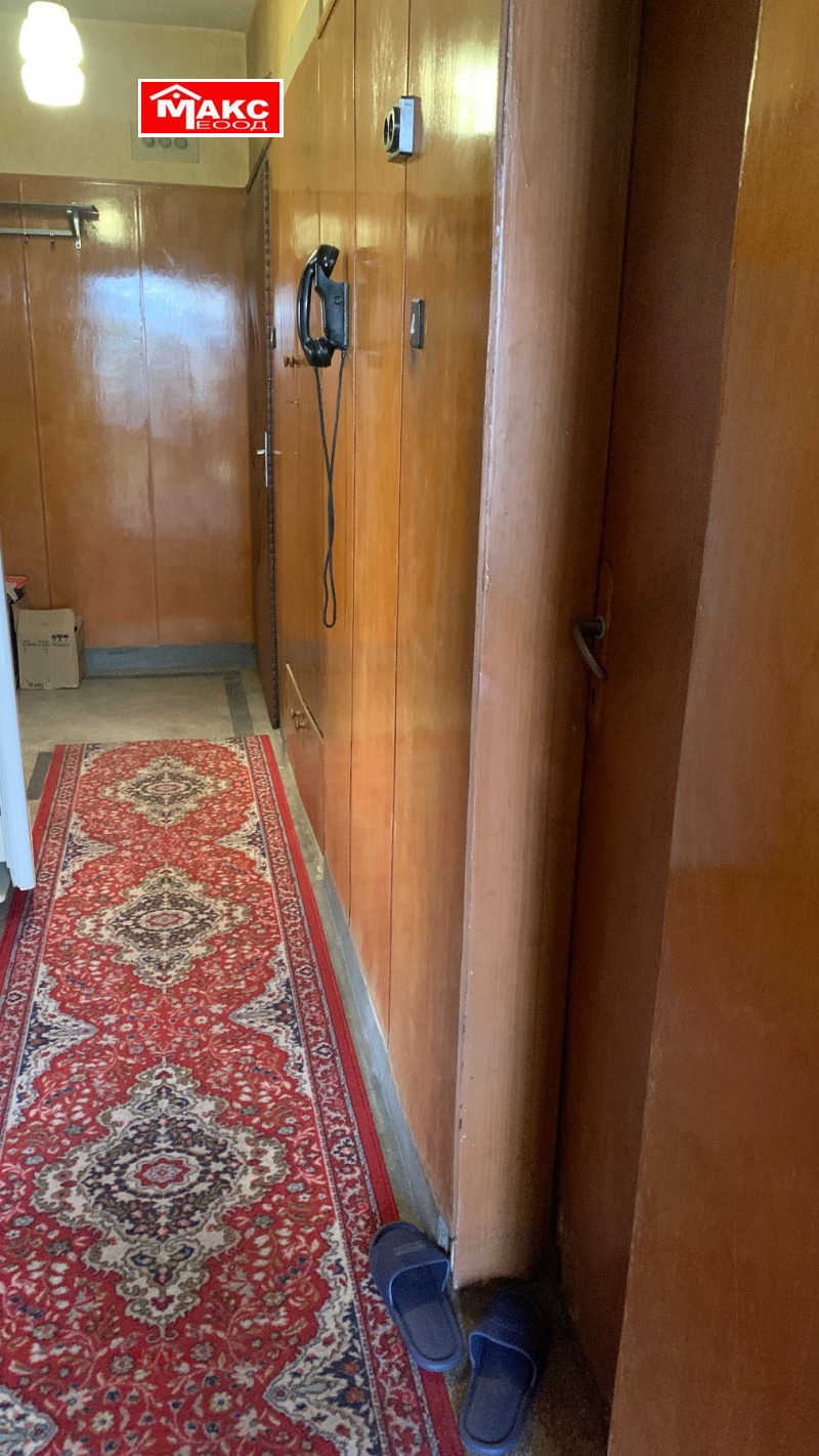 Na prodej  1 ložnice Pernik , Centar , 68 m2 | 43227411 - obraz [4]