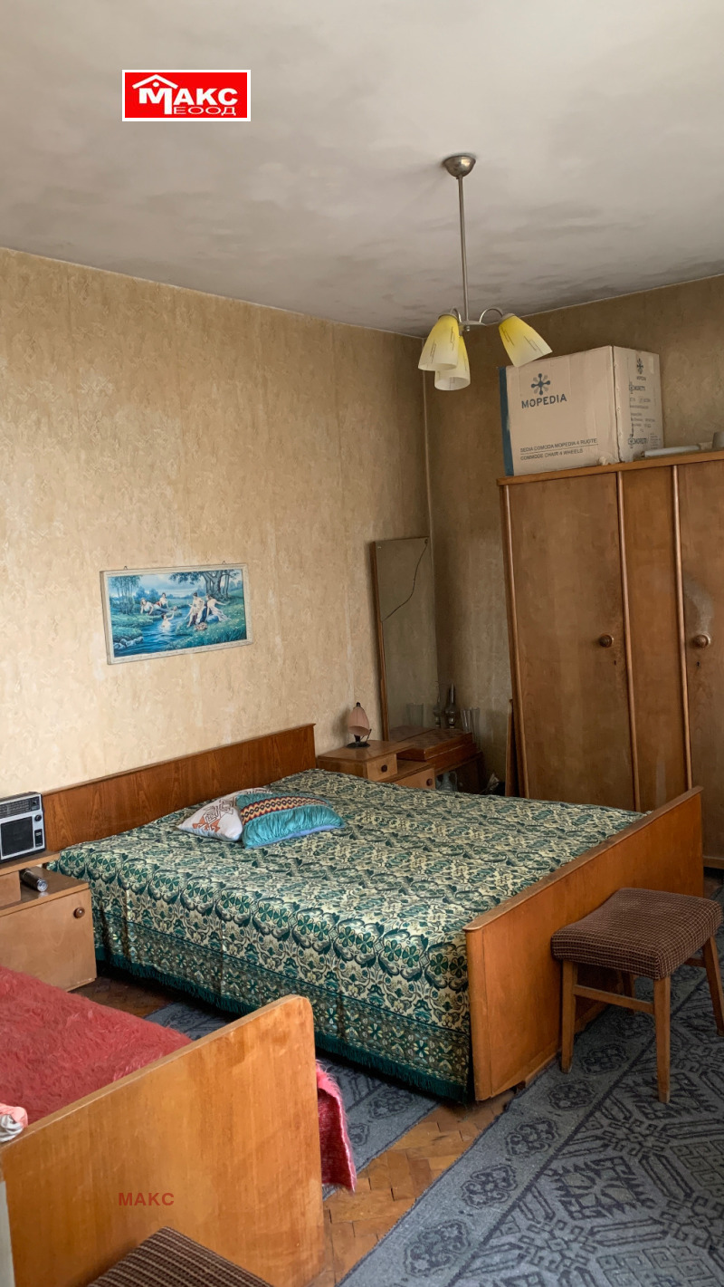 Na prodej  1 ložnice Pernik , Centar , 68 m2 | 43227411 - obraz [3]