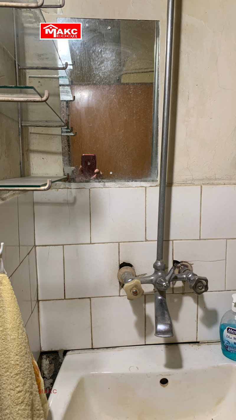 Na prodej  1 ložnice Pernik , Centar , 68 m2 | 43227411 - obraz [6]