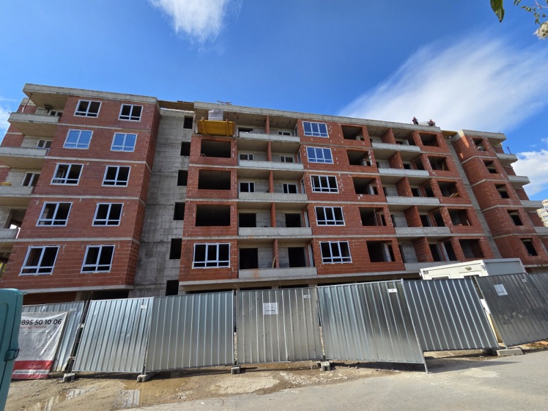 In vendita  1 camera da letto Sofia , Slatina , 66 mq | 70270345