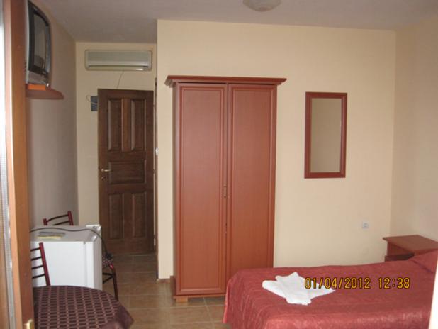 Продава  Хотел област Добрич , гр. Каварна , 6350 кв.м | 24539091 - изображение [8]