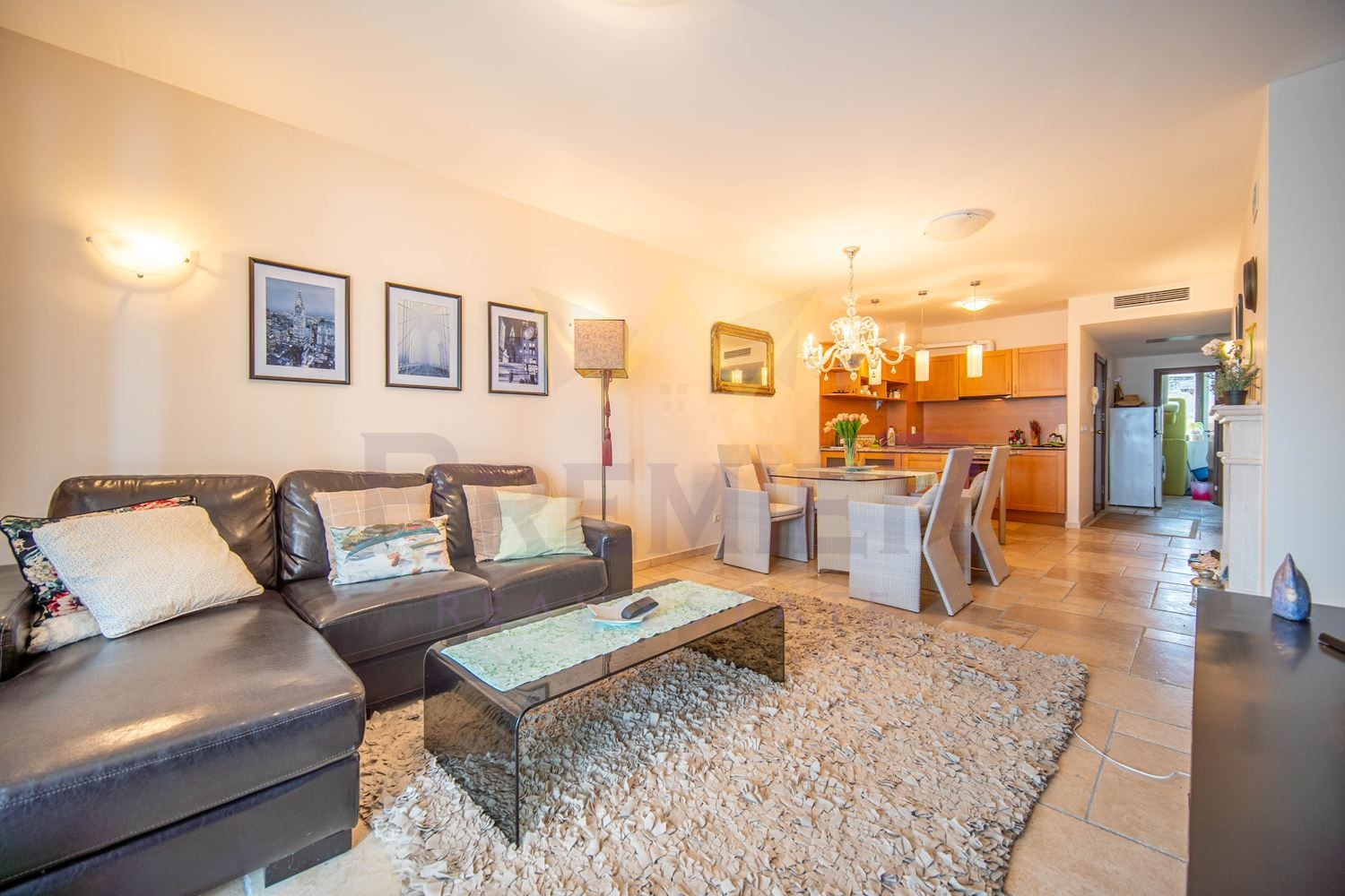 Продава 3-СТАЕН, гр. Каварна, област Добрич, снимка 2 - Апартаменти - 53859748