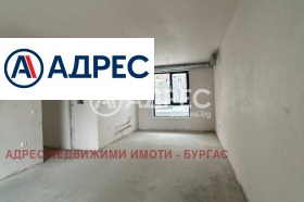 2 quartos Vazrajdane, Burgas