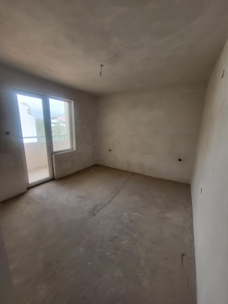 Продава  3-стаен град Плевен , 9-ти квартал , 97 кв.м | 91332360
