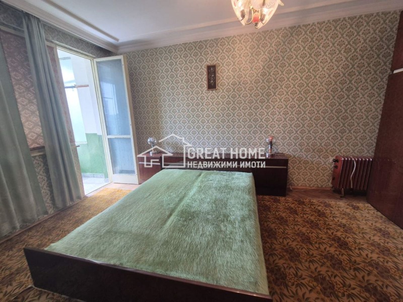 For Sale  3+ bedroom Targovishte , Varosha , 108 sq.m | 10856639