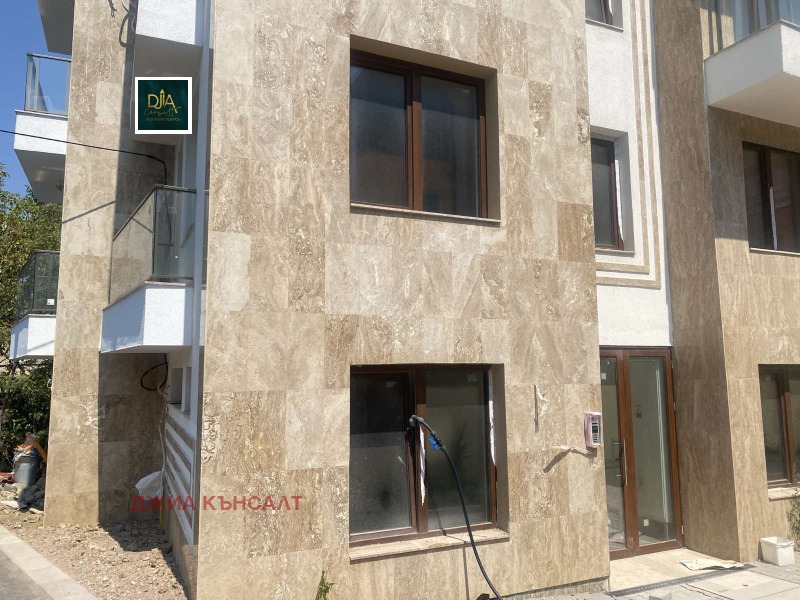 Te koop  Kantoor Sofia , Krastova vada , 47 m² | 48729444