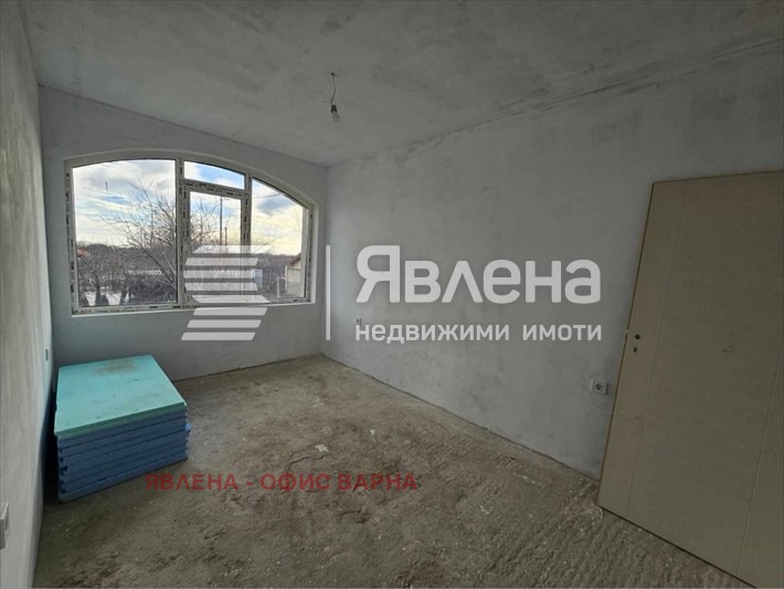 Продава КЪЩА, гр. Варна, м-т Добрева чешма, снимка 8 - Къщи - 49535888